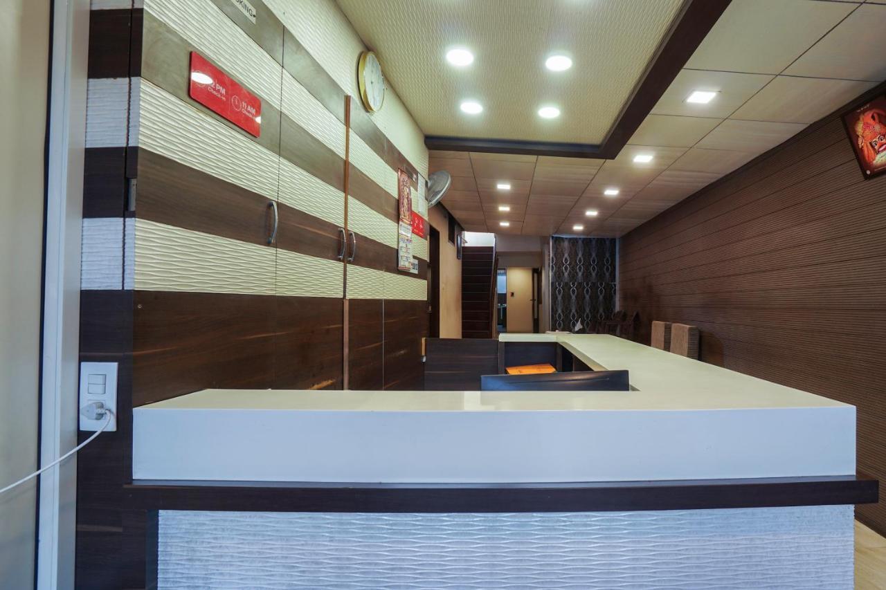 Oyo 13535 Aakash Hotel Ahmedabad Exterior photo